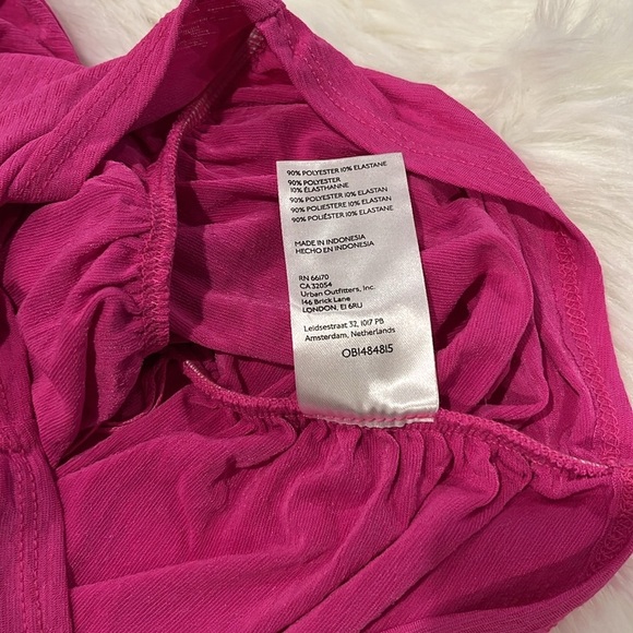 NWOT Pink Ruched Women's Crop Top Adjustable Straps Size M - Picture 4 of 8